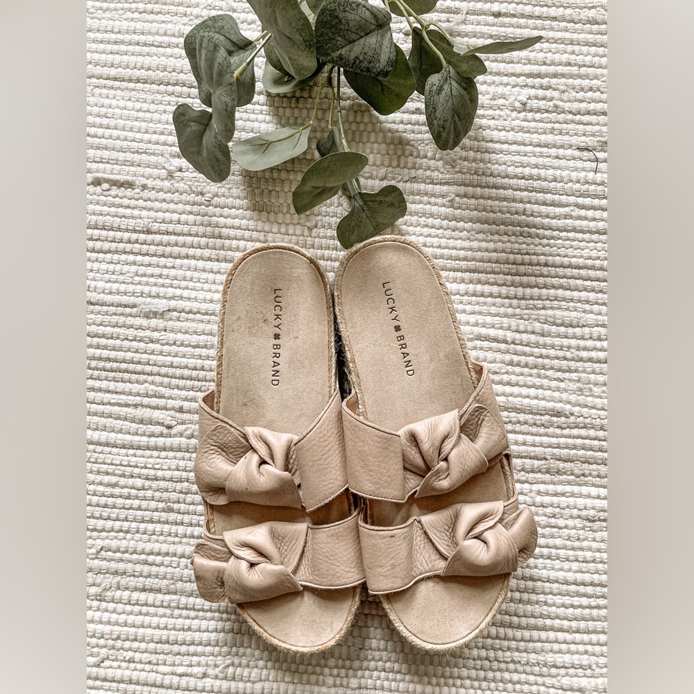 Lucky brand platform slides